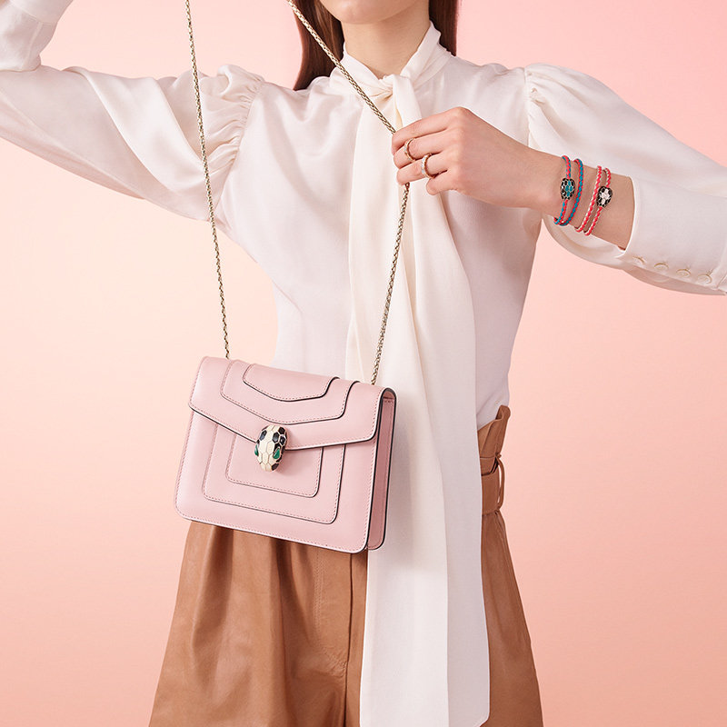 qhbvlgari宝格丽女士粉晶色斜挎包 联采海外女士包袋