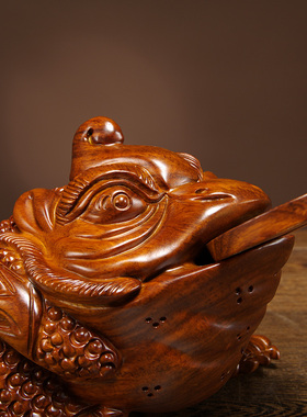 三足金蟾家居客厅实木雕刻工艺品