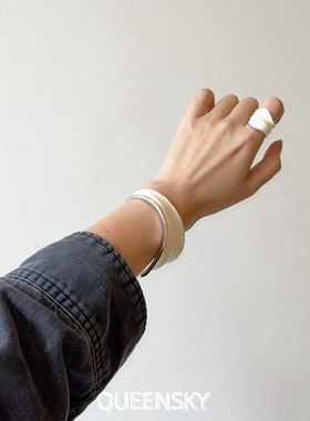 欧美简约白色白釉卷叶造型手镯