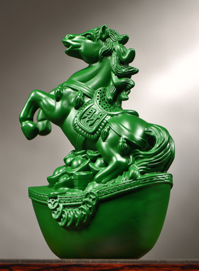 绿色实木雕刻马摆件十二生肖装饰