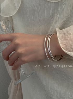 金属素圈手镯女时尚个性简约冷淡风ins小众设计感闺蜜气质手饰品