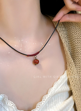 红豆石榴石编织绳项链