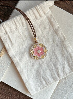 「粉莲」新中式描金珐琅彩浮雕花丝莲花长款项链女吊坠配饰毛衣链