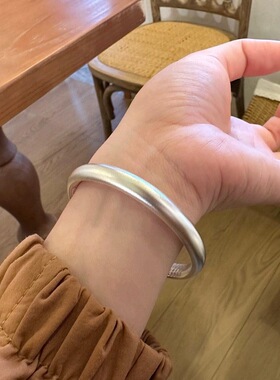 贵妃镯子哑光闪砂泥鳅背宽版磨砂实心闭口手镯镀纯银手链手饰手环