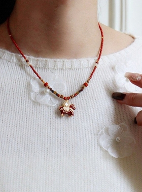 原创小众虎眼石小马红绳锁骨链