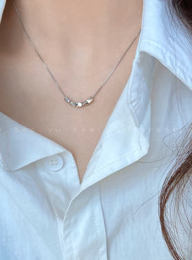 有薄与荷女银色小方块项链