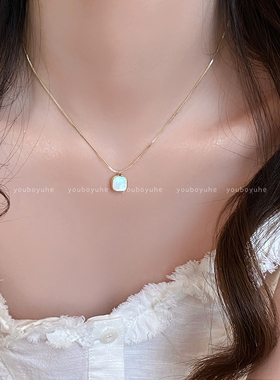 方形贝壳吊坠项链女款简约锁骨链