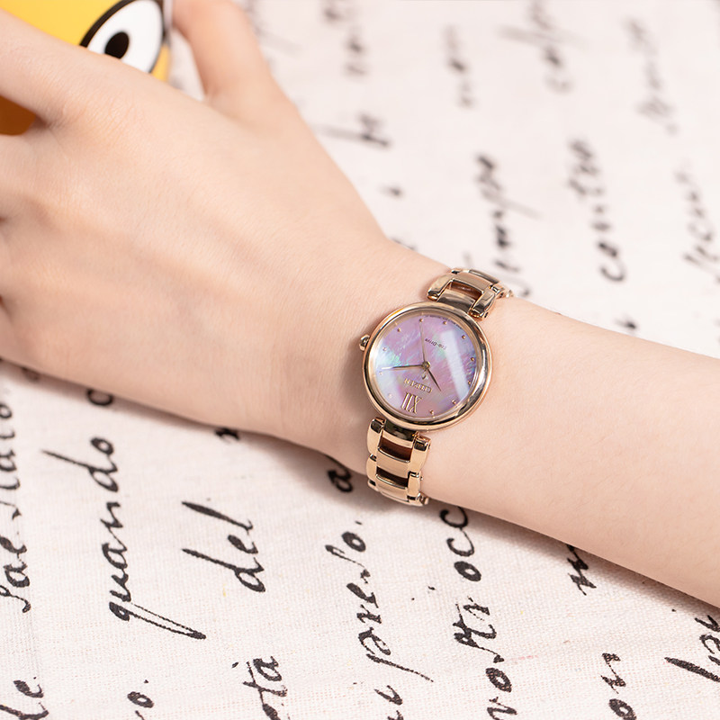 田馥甄同款西铁城手表女光动能贝母表盘玫瑰金简约时尚EM0533-82Y