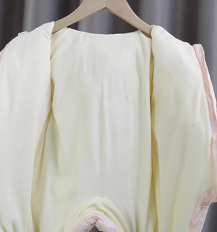婴儿衣服女宝宝冬装连体加厚0棉服 海情圣帝童装店连身衣/爬服/哈衣