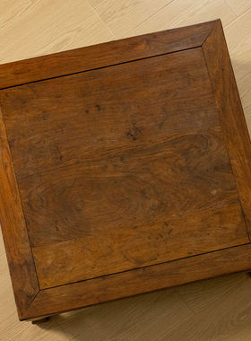 黄花梨展腿霸王枨折叠式行军桌