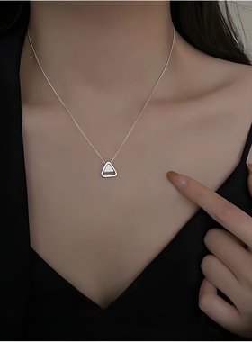 2025新款几何形项链女小众设计感项链冷淡风锁骨链女百搭简约气质