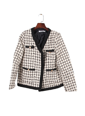 轻奢样板间女士衣帽间小香风外套帽子全屋定制装饰品组合搭配陈列