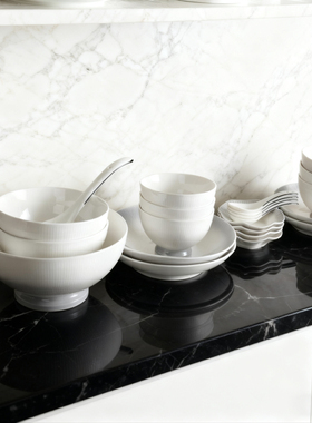 现代简约样板间厨房橱柜上下柜碗碟套装咖啡壶碟储物罐装饰品摆件