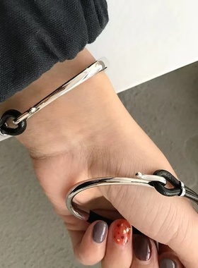 原创高级感S925纯银真皮牛皮不对称手镯女黑色皮绳情侣手链手环