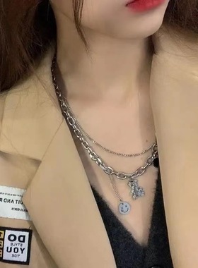 嘻哈双层小熊项链女轻奢小众设计感笑脸锁骨链2022年新款吊坠颈