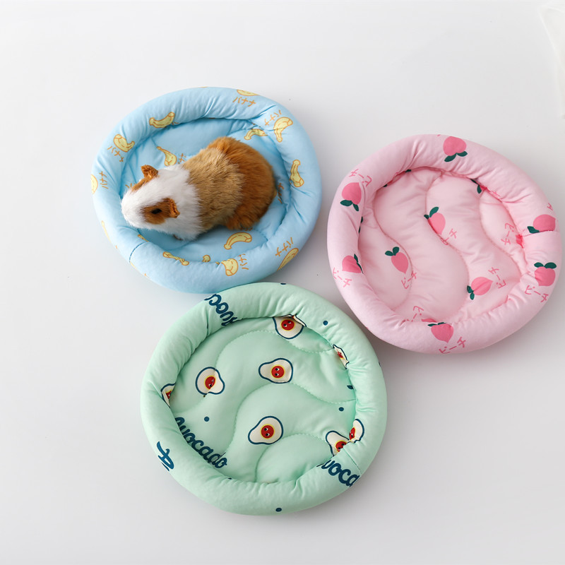 Golden Bear Summer Supplies Pet Rabbit Nest Mat