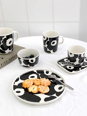 新款芬兰Marimekko Unikko黑色花马克咖啡杯盘子碗花朵杯陶瓷餐具 - 图0