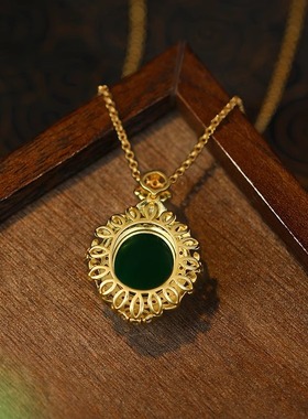 新中式宫廷风复古镀金仿和田玉无事牌男女吊坠个性简约高级感项链