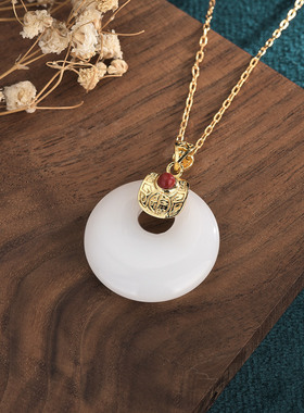 小红书网红同款中国风古法镀金配饰镶嵌平安扣仿和田玉复古项链女