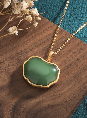 2025中国风典雅旗袍汉服配饰年年有鱼平安锁挂件仿和田玉复古项链