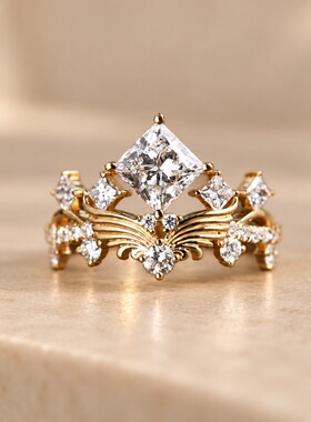 Vintage中古风黄金色公主方钻羽翼婚戒求婚订婚高碳钻皇冠戒指女
