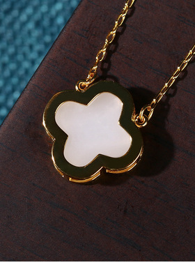 国潮四叶草项链仙女古法镀金复古优雅锁骨链仿和田玉吊坠古风项饰