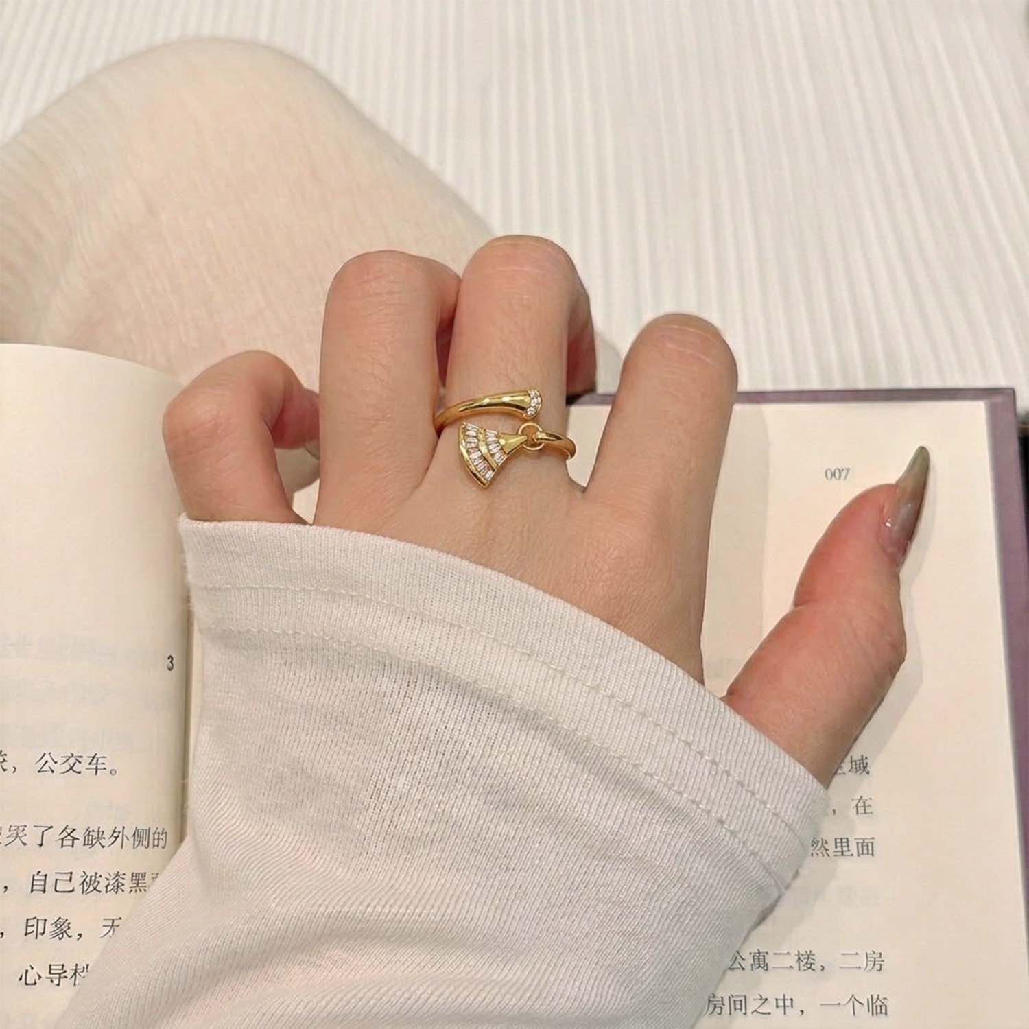 Fan-shaped exquisite ring for women 2026 new hot style light luxury high-end ring index finger ring niche design open ring