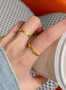 黄金爱心戒指送女友礼物