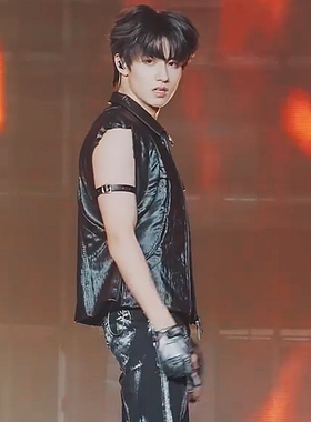 朱志鑫同款黑色臂环臂链