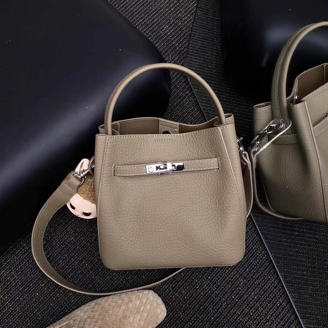 包包2025新款时尚复古软皮荔枝纹菜篮子水桶包爆款手提女包斜挎包-图3