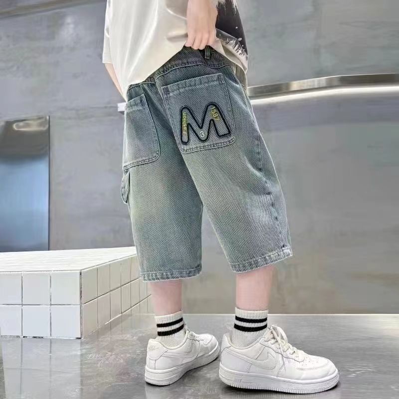 儿童字母M牛仔短裤夏装裤子夏季薄款中大童2024新款夏男孩中裤 - 图0