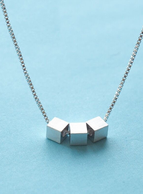 小张的故事简约S拉丝款三颗方块项链吊坠女短款锁骨链配饰