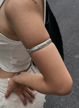 欧美跨境设计感金属敲打纹理光面