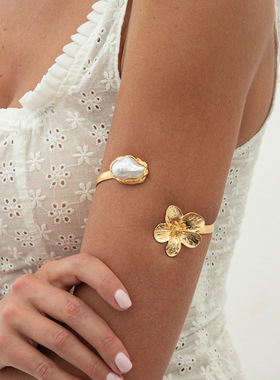 欧美跨境海洋风沙滩度假海星开口臂镯女 时尚ins金属花朵手镯臂环