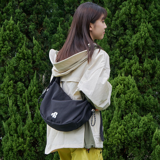 花儿与少年同款VAOPER喂牌饺子包运动骑行斜挎包男大容量单肩包潮