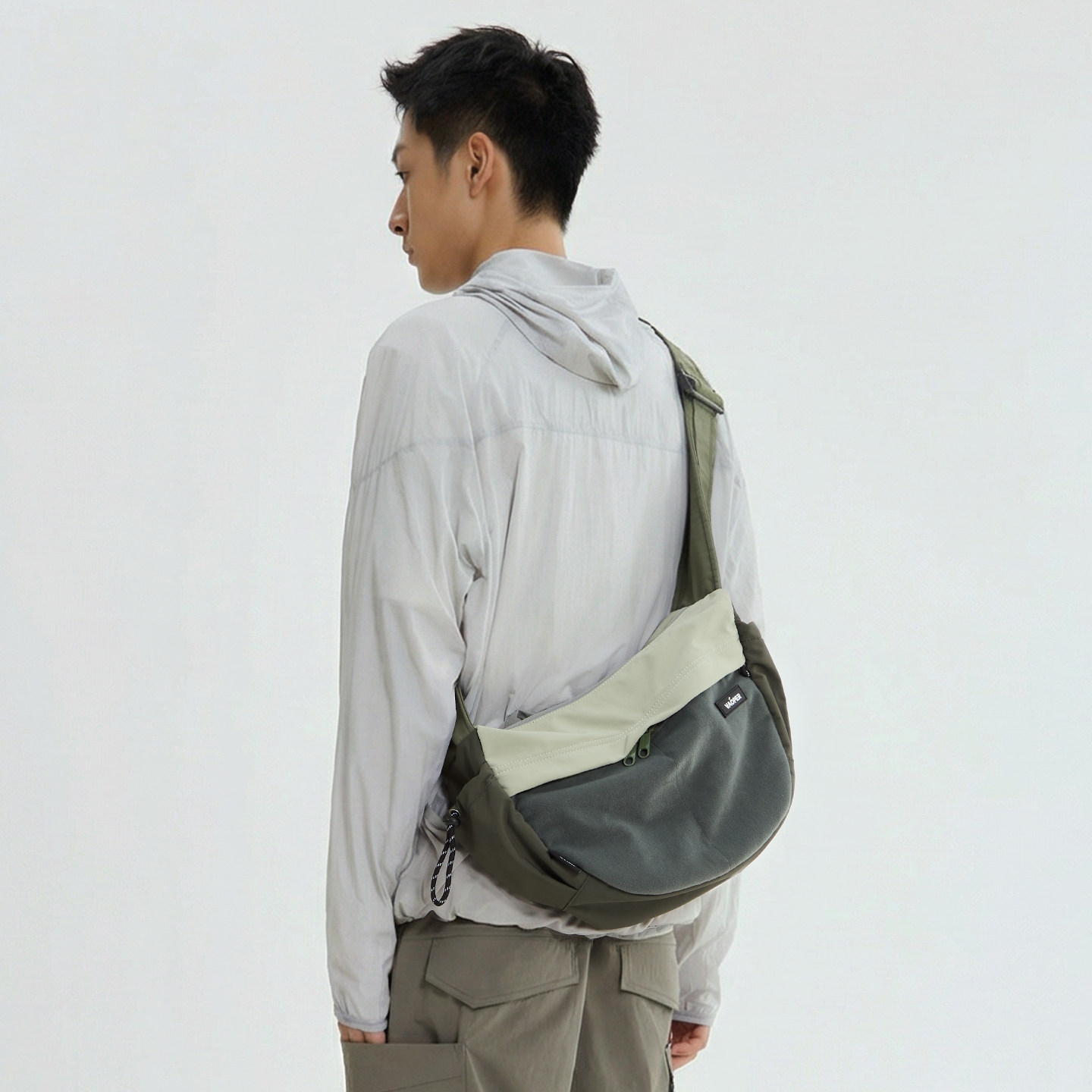 VAOPER co-branded lightweight large-capacity crossbody bag