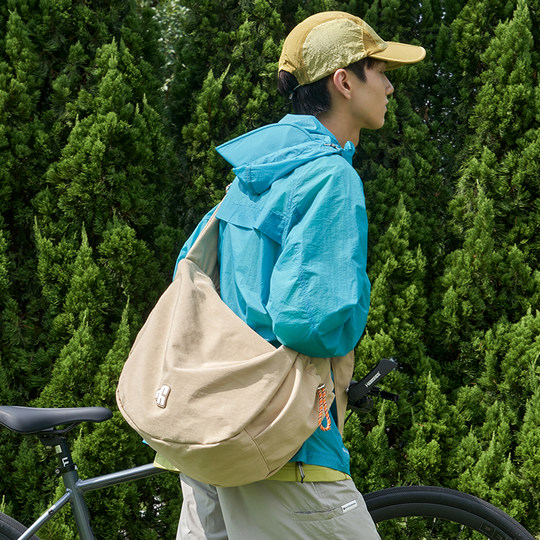 花儿与少年同款VAOPER喂牌饺子包运动骑行斜挎包男大容量单肩包潮