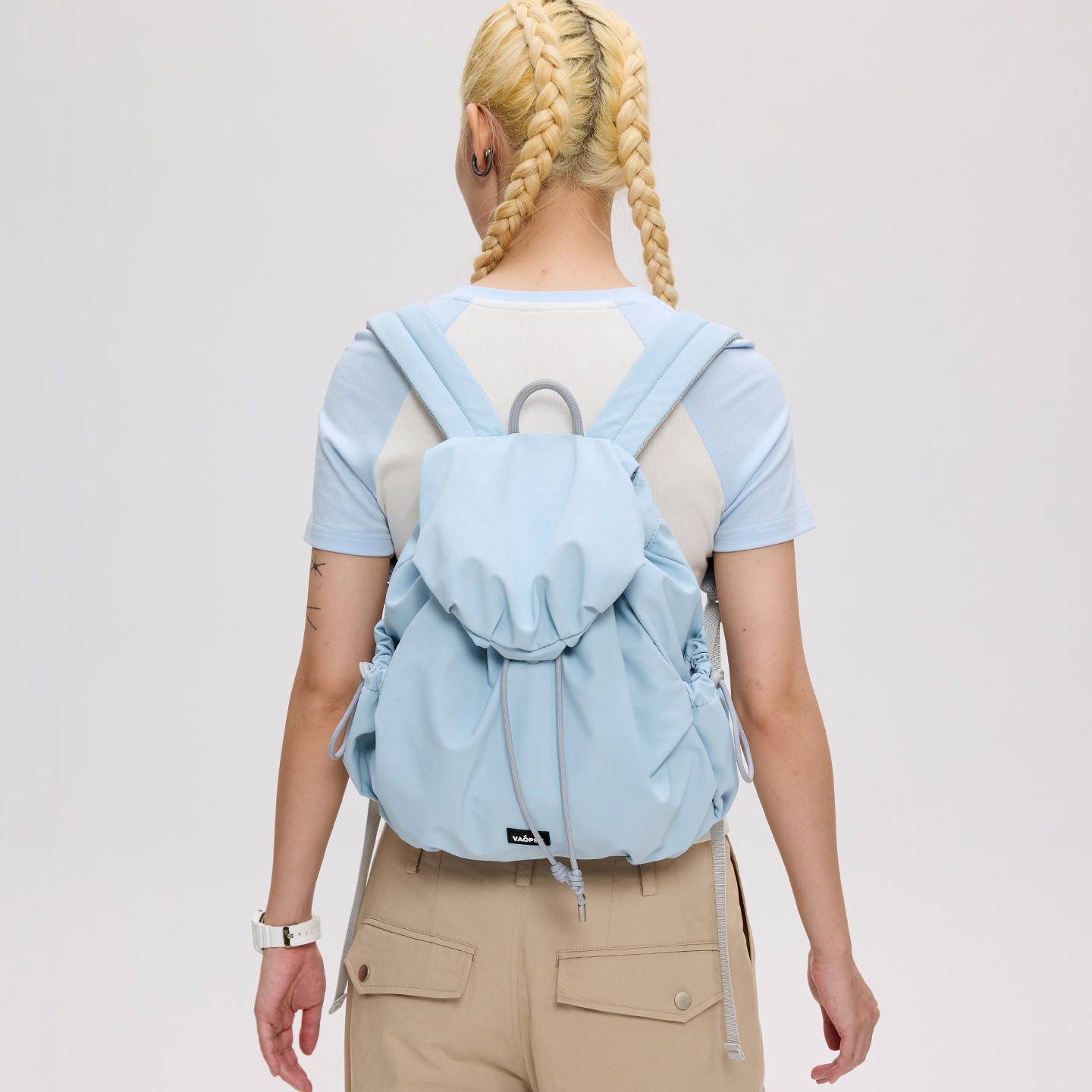 VAOPER喂牌双肩包女大容量通勤包休闲旅行轻便背包高颜值出游书包 - 图2