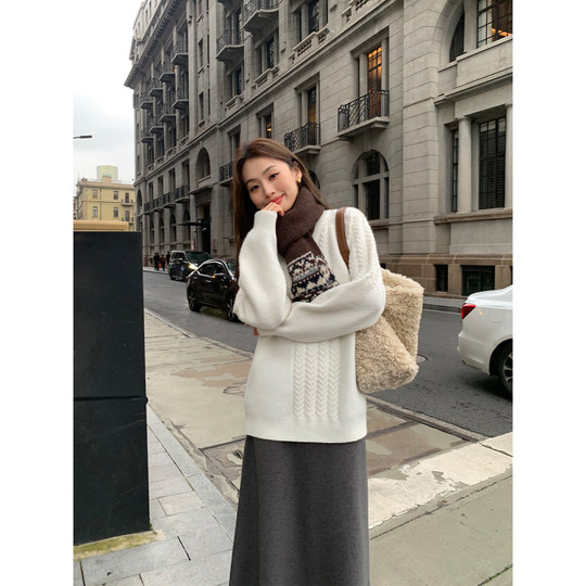 pusumede奶油泡沫 麻花v领毛衣女秋冬设计感宽松慵懒气质针织上衣