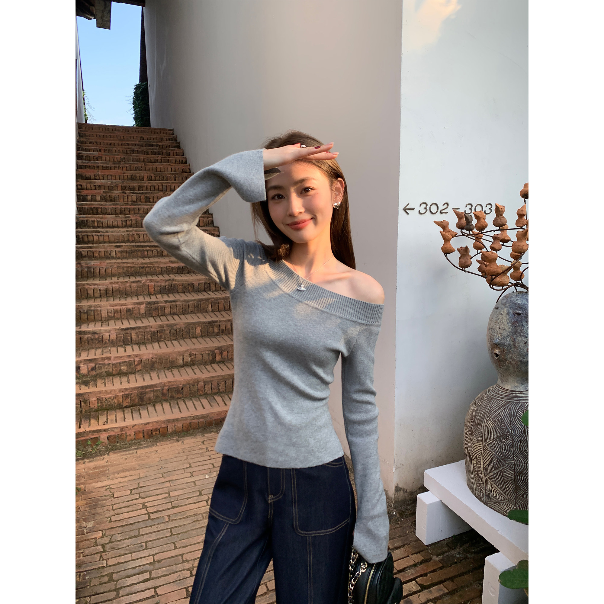 pusumede 黑素千金 一字肩喇叭袖针织衫女设计感露肩气质短款上衣,淘宝优惠券,粉丝福利购,淘宝优惠卷