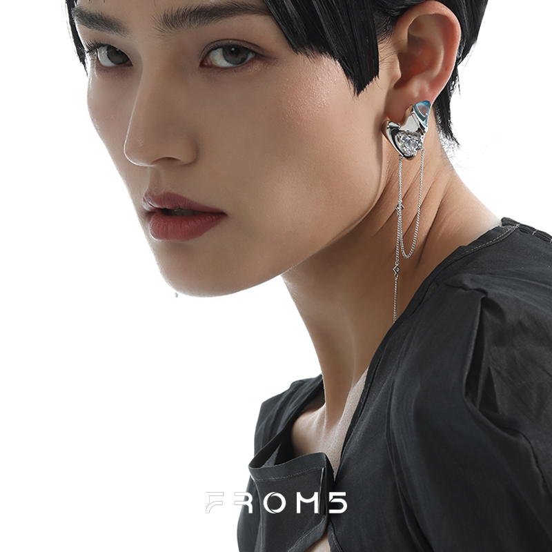 From5方吾【郁可唯同款】世界末日女朋友爱心流苏款耳饰轻奢高级_虎窝淘