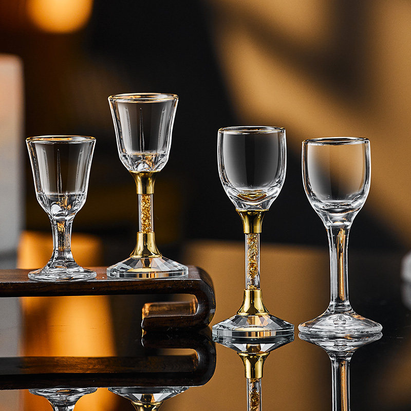 高端轻奢小号烈酒小酒杯一口杯家用金箔白酒杯套装水晶玻璃分酒器,淘宝优惠券,粉丝福利购,淘宝优惠卷