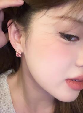 清冷感紫色锆石耳钉女2025年新款爆款独特耳环轻奢高级感气质耳饰