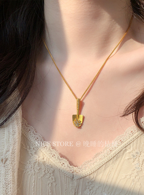 晚睡的桔梗I沙金金铲铲项链
