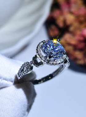 POLYSUTT新品聚宝盆仿真八心八箭莫桑石开口戒指满钻群镶订婚女戒