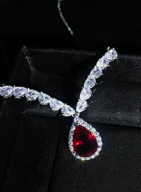 POLYSUTT新款天使之翼项链水滴形高碳钻仿天然鸽血红宝石锁骨链女