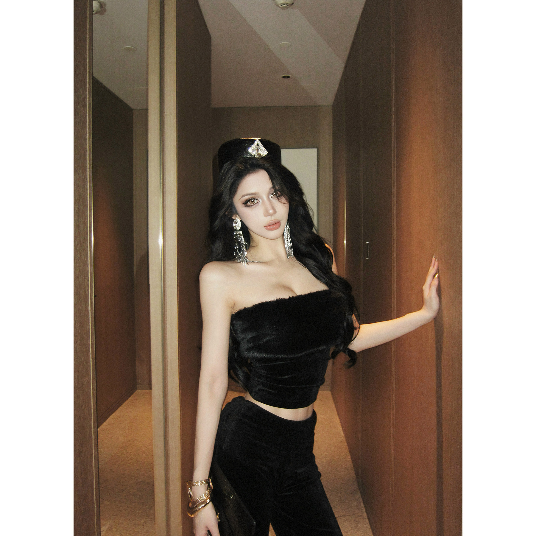 福尔尼斯悦 姐系贵感套装女2025冬季新款丝绒抹胸上衣裤子两件套,淘宝优惠券,粉丝福利购,淘宝优惠卷