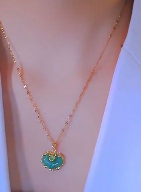 新款绿色祥云平安锁吊坠项链女轻奢气质精古时尚小众设计感项链女