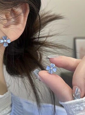 蓝色花朵小众简约百搭耳钉