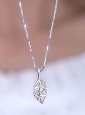 高级感钛钢时尚金枝玉叶项链女网红爆款树叶子锁骨链2022年新款潮